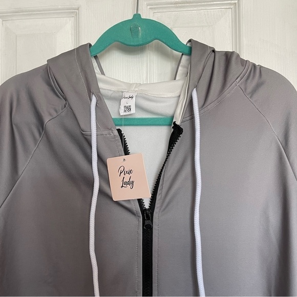 5 for 20 deal! Pixie zip up lightweight jacket with hood, women's Large… - Picture 3 of 3